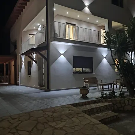 Tenute Lazzarino Panzió 4*
